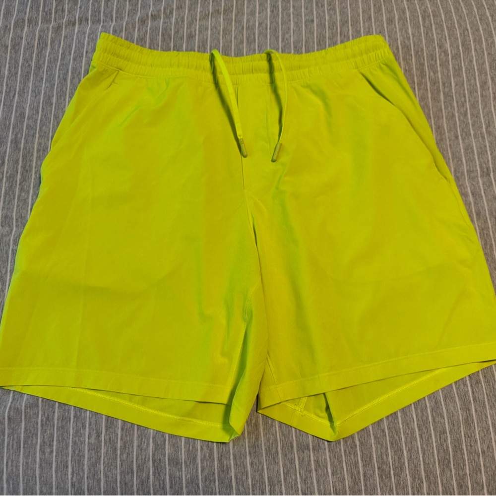 Lululemon Athletica Pacemaker LL Neon Yellow/Sour Grape Men's Athletic Shorts